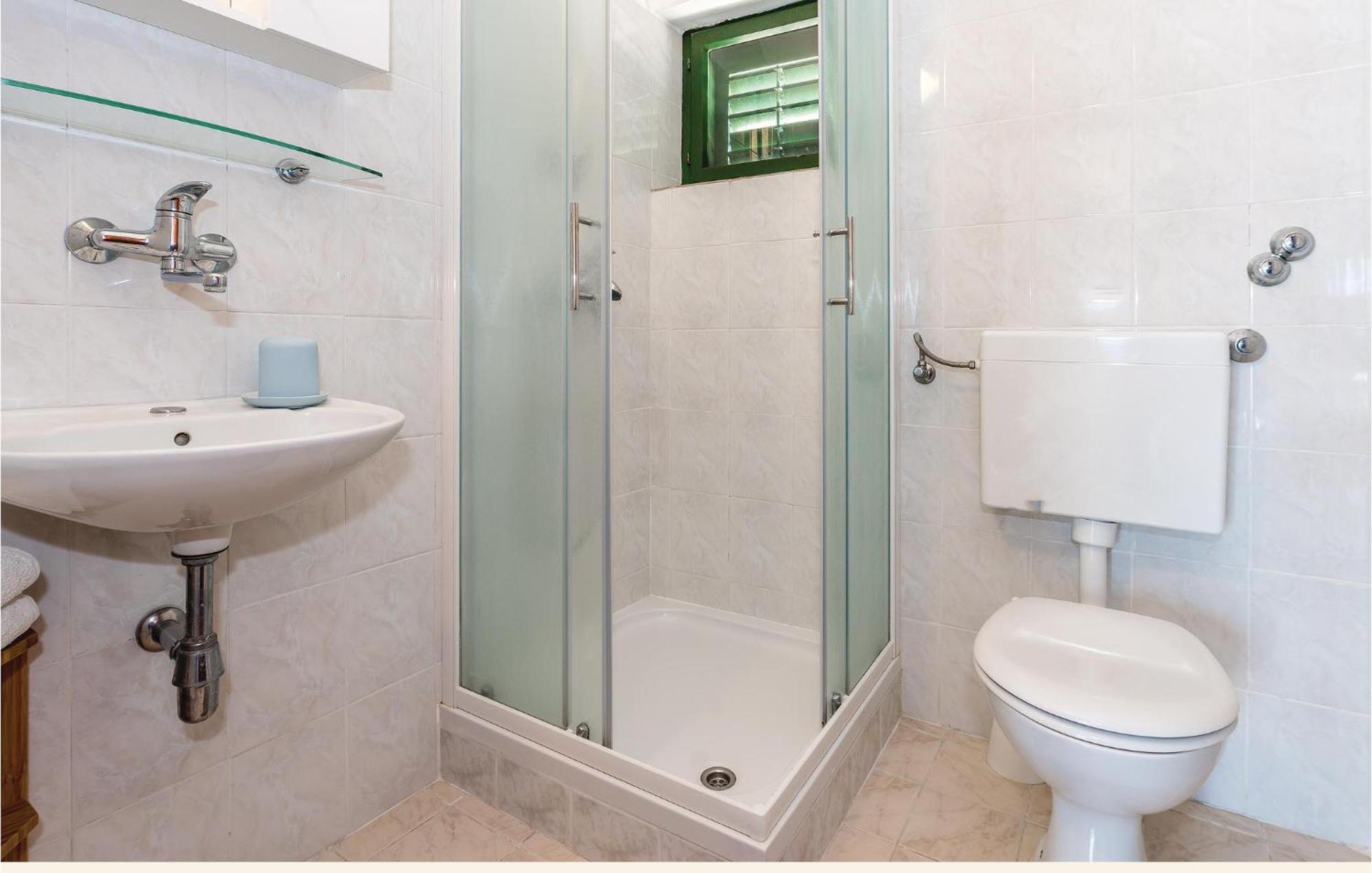 Awesome Apartment In Jezera With Kitchen المظهر الخارجي الصورة