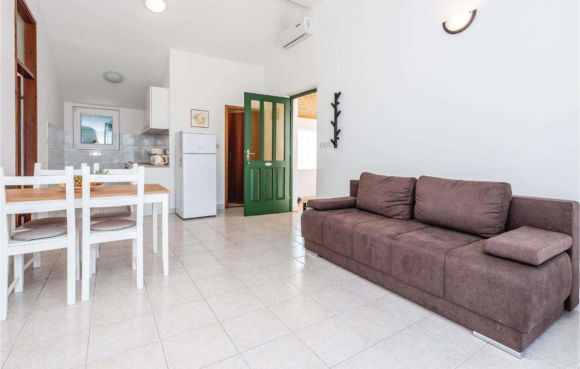 Awesome Apartment In Jezera With Kitchen المظهر الخارجي الصورة